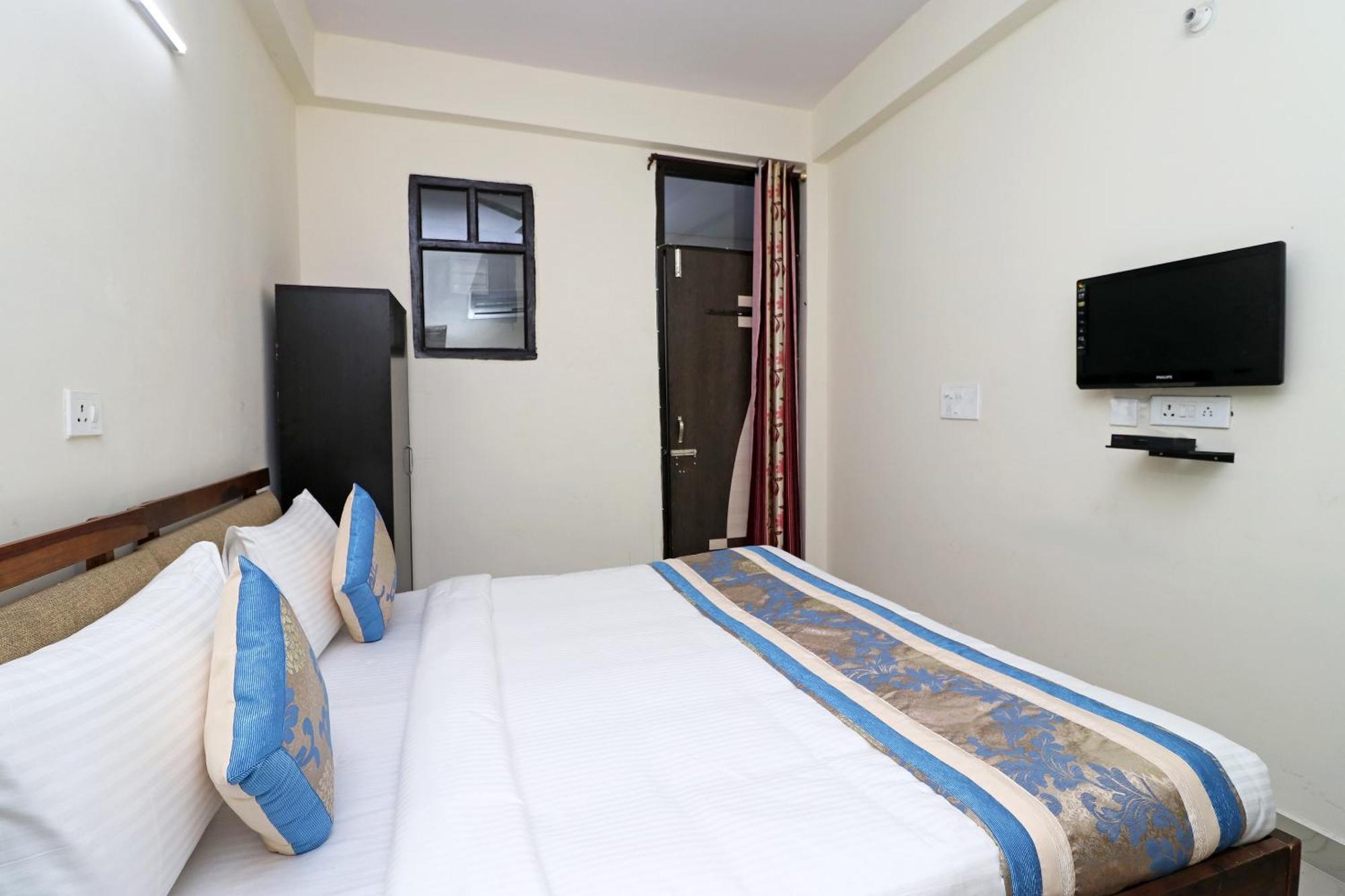 Oyo Triage Home Stay Νόιντα Εξωτερικό φωτογραφία