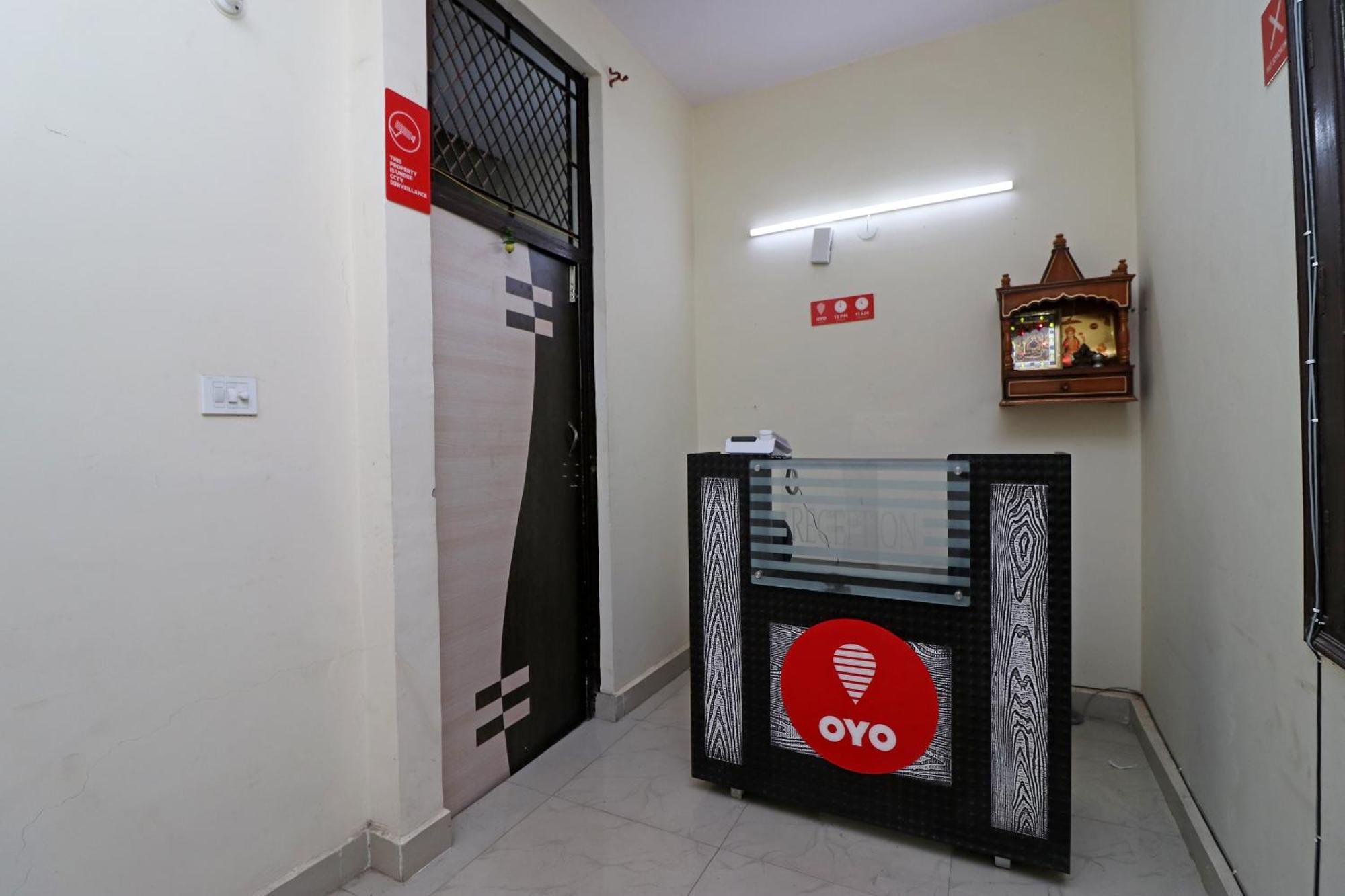 Oyo Triage Home Stay Νόιντα Εξωτερικό φωτογραφία