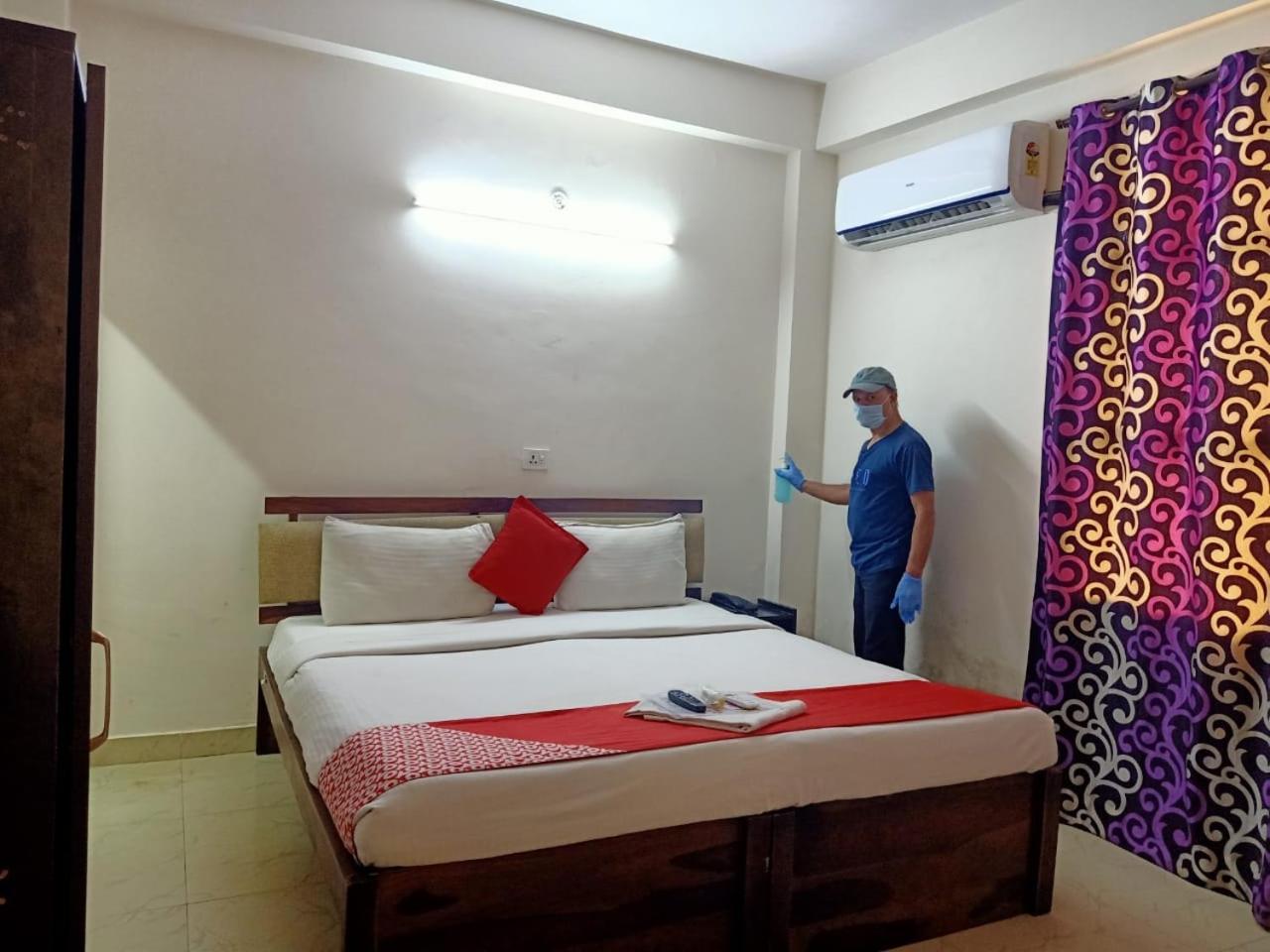 Oyo Triage Home Stay Νόιντα Εξωτερικό φωτογραφία